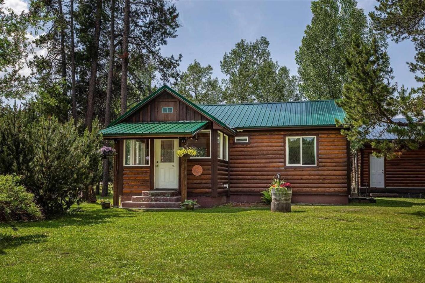 Glacier Homestead Coram Exterior foto