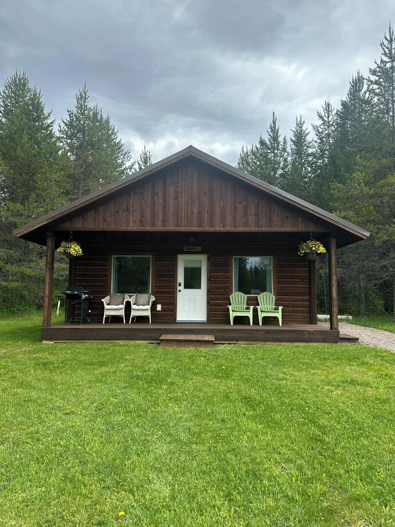 Glacier Homestead Coram Exterior foto