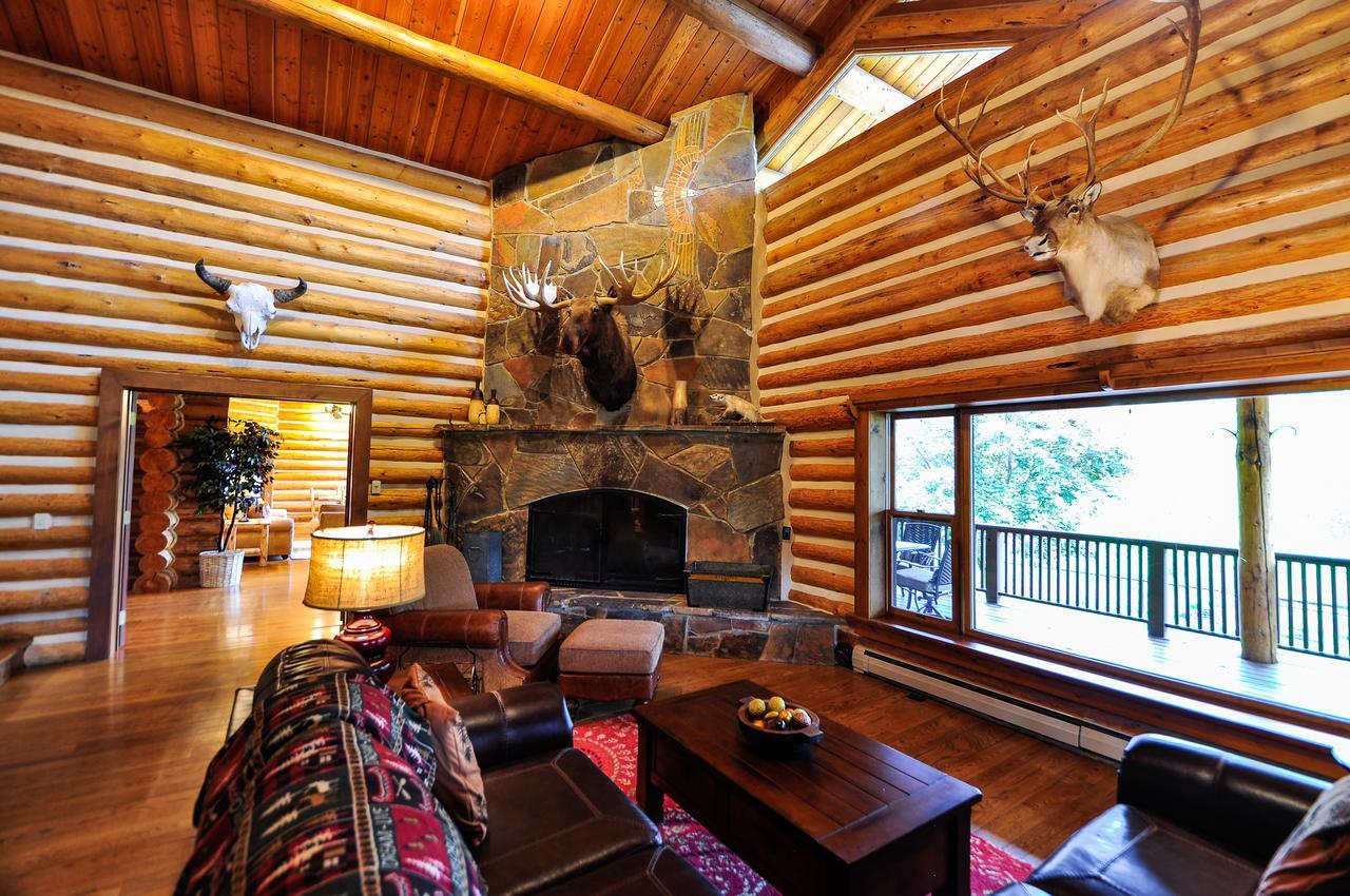 Glacier Homestead Coram Exterior foto